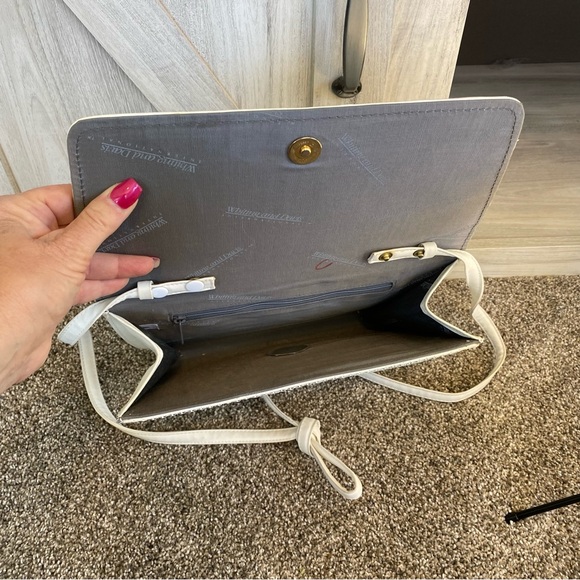 Whiting & Davis White Mesh Clutch with Removable Shoulder Strap Purse - Picture 4 of 11